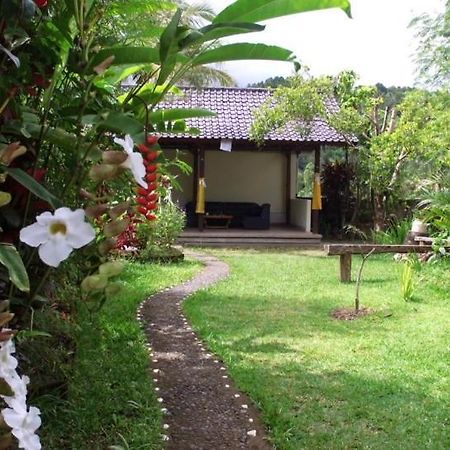 Kubu Shanti Sanda Munduk Esterno foto
