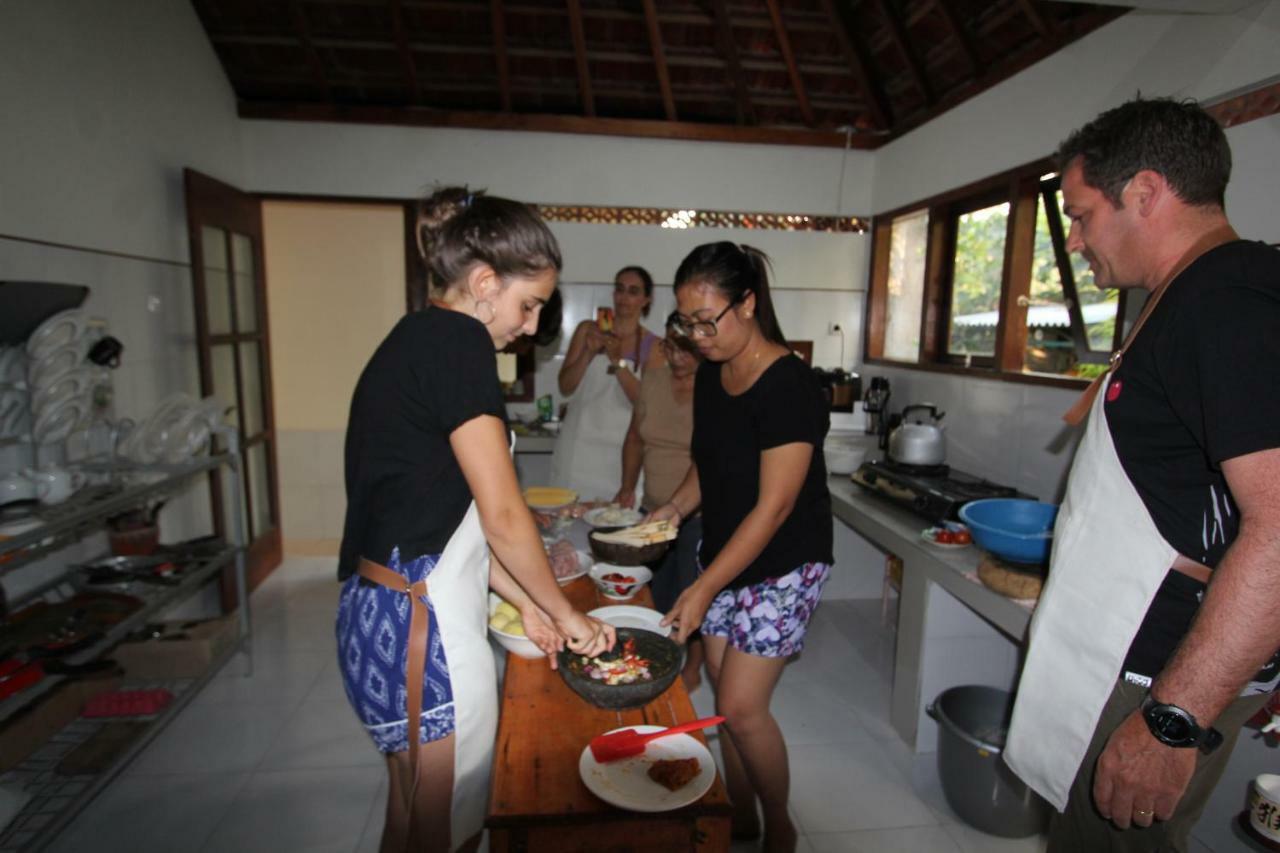 Kubu Shanti Sanda Munduk Esterno foto